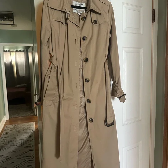 London Fog Tan Trench Coat Classic Design - Picture 1 of 2